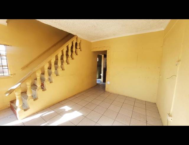 4 BEDROOM TOWNHOUSE FOR SALE IN CROSSMOOR